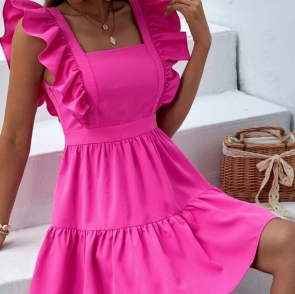 Flattering Barbie pink frill dress - Picture 2 of 2